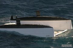 Newcastle海域有一艘双体船倾覆，三人遇难两人获