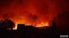 燃烧74天过火50万公顷的大火被浇灭了