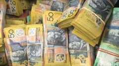 澳洲人在家中囤积了多达750亿澳元的纸币