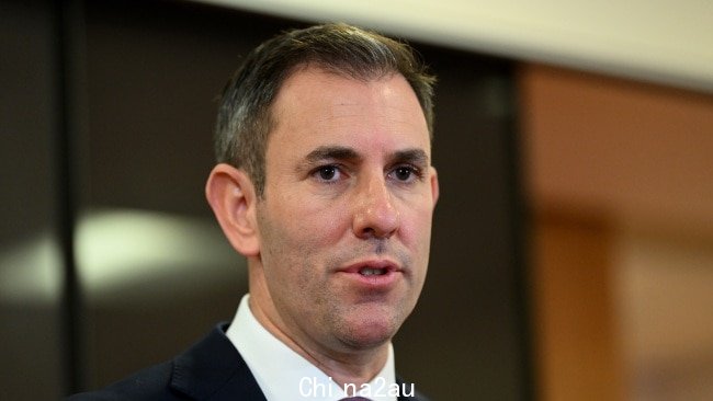 Treasurer Jim Chalmers 也参与了医疗保险指控，将报告标记为“残暴”。图片：Dan Peled/Getty Images