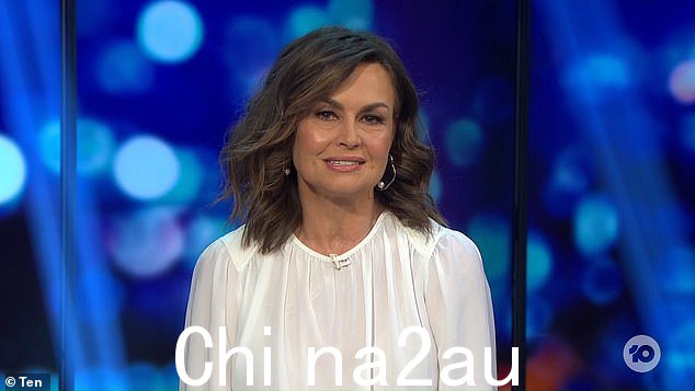 丽莎·威尔金森 (Lisa Wilkinson)（如图）轰动性地退出了 The Project。这位 62 岁的陷入困境的电视节目主持人在周日晚上结束时做出了令人震惊的承认的插曲，让观众目瞪口呆