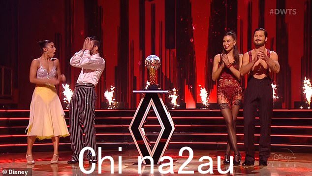 第二名:第二名:单身女星 Gabby Windey,31 岁,与她的职业搭档 Val Chmerkovskiy 一起获得第二名,在上周的半决赛中展示