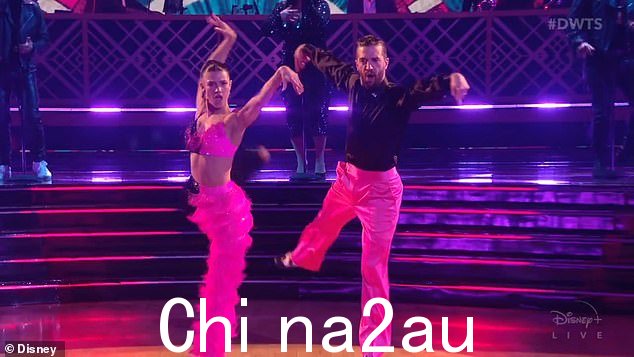 救赎之舞:Charli 和 Mark 为他们的救赎之舞表演了 Jive 套路
