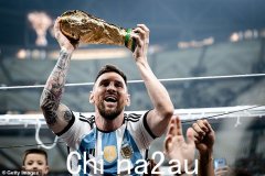 贝利祝贺梅西并声称在阿根廷赢得世界杯后“马拉多纳正在微笑”