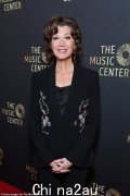 艾米·格兰特 (Amy Grant) 回击了那些抨击基督教歌手举办同性婚礼的恐同巨魔