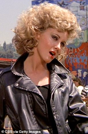  1978 年，她在 Grease 中扮演桑迪这一最具标志性的角色