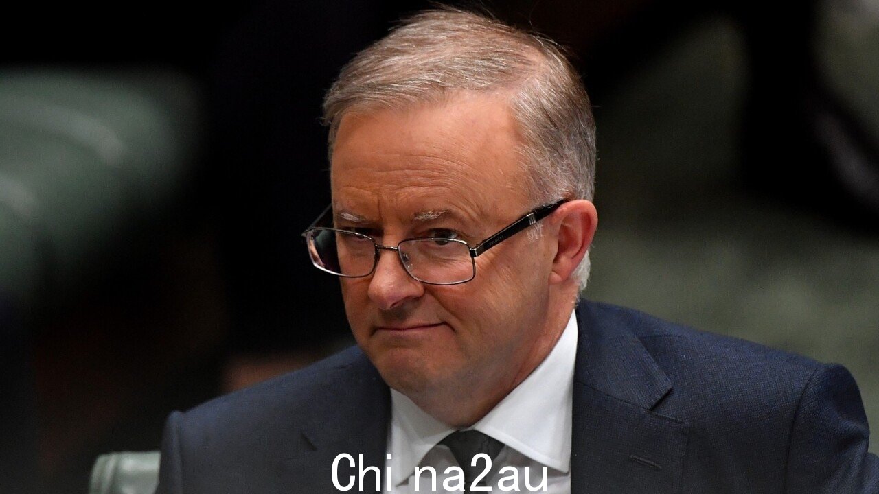 Anthony Albanese 称达顿为“傻瓜”的‘不是很像总理’” /><p>2021 年，工党领袖告诉达顿先生“坚持下去”并在议会发言时“坐下傻瓜”。</p><p>同样在周二的质询时间，自由党副领袖 Sussan Ley 被免职。</p><p>为了让议长米尔顿·迪克 (Milton Dick) 警告她要认真对待。</p><p>莱伊女士随后开始攻击总理，说“我知道数字不是总理的强项”，随后迪克先生指责她滥用职权常规命令。</p><p>“反对党副领袖以最严重的方式滥用了常规命令，她将根据 94a 离开会议厅，”他说。</p><p>“总理将在沉默中被听到。”</p><p>A然后可以听到工党议员在提到莱伊女士时夸夸其谈地说“她认为她会成为下一任领导人吗”。</p> <BR>
澳洲中文论坛热点 <BR>
<div class=