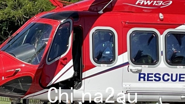 RACQ CQ Rescue 和其他紧急服务部门已经找到船上三名男子中的两人当它倾覆时。图片：NCA，Janessa Ekert。” sizes=