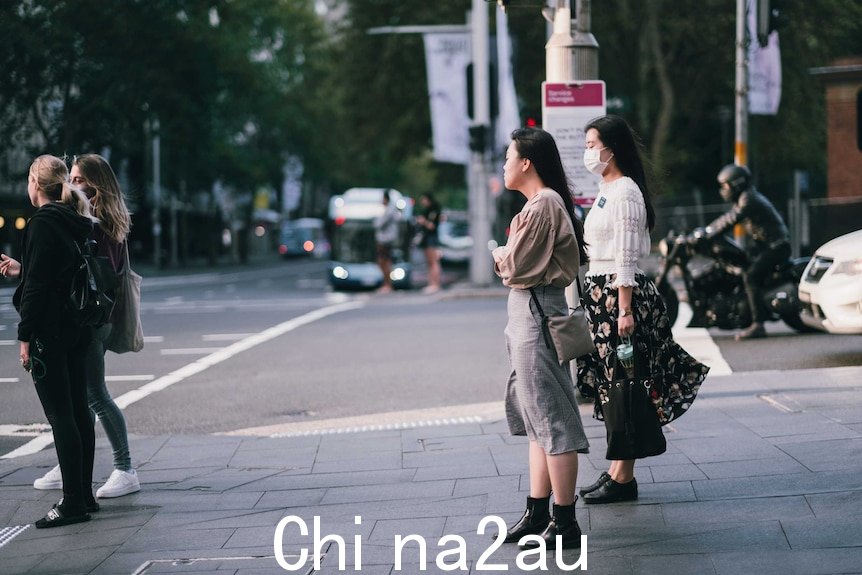 Women on street in Sydney