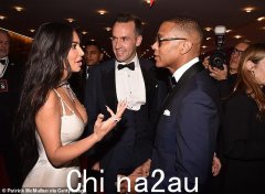 Kim Kardashian 在 Time 100 与 Don Lemon、Salma Hayek 聊天