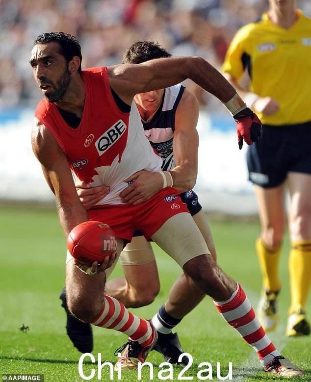  AFL 传奇人物 Eddie Betts 说 Jason Horne-Francis 和 Adam Goodes 之间有相似之处，后者也被无情地嘘声