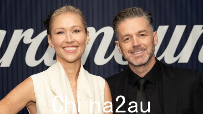 Jock Zonfrillo 的妻子 Lauren 在 MasterChef 评委本周意外去世后，正和她的两个孩子乘坐飞机返回澳大利亚。图片：Supplied