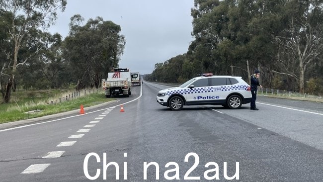 警方正在处理中洛克斯利 (Locksley) 发生致命车祸，据称当时开车的是一名 14 岁女孩。图片：NCA Newswire/Jack Colantuono