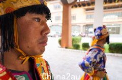 不丹被誉为最幸福国家，其年轻人为何“滋润”澳大利亚？ （合影）