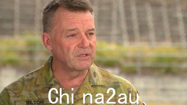澳大利亚国防军联合作战司令格雷格·比尔顿中将周四证实，在搜寻直升机的过程中发现了人体遗骸。图片：提供”尺寸=
