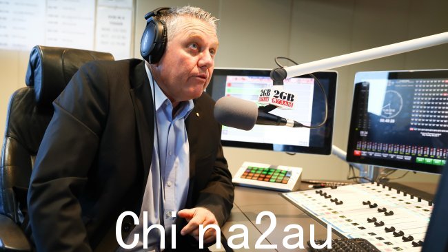 Ray Hadley 2GB 对讲电台主持人因令人眼花缭乱的澳大利亚皇家空军私人飞行账单而爆炸。图片：Renee Nowytarger/NCA Newswire