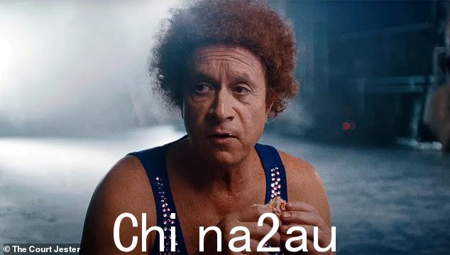 表演者继续在一部名为《法庭小丑》的短片中扮演健身教练,该短片于上周在 2024 年圣丹斯电影节期间首映