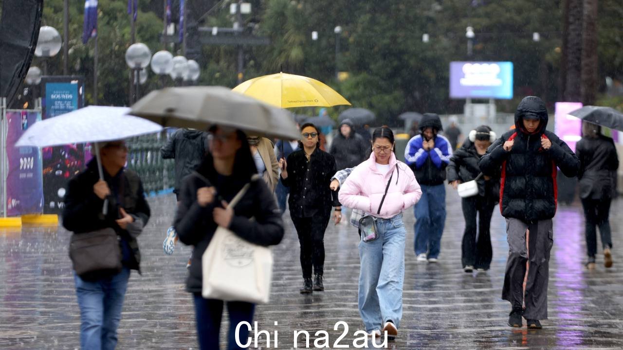 悉尼人预计周六会有大量降雨，因为低压区会给新南威尔士州海岸线带来阵雨。图片：NewsWire / Damian Shaw