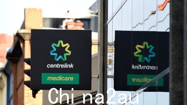 拨打 Centrelink 和 Medicare 的电话数量惊人，突显了许多澳大利亚人面临的“令人痛苦”的现实，因为某些服务的呼叫等待时间加倍。图片：NCA NewsWire / Andrew Henshaw