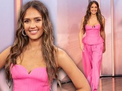 视频中，杰西卡·阿尔芭 (Jessica Alba) 的父亲在购买并翻新他儿时的家时泪流满面