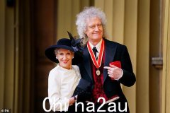 来认识一下布莱恩·梅 (Brian May) 结婚 23 年的“不可思议”的妻子，她“救了他的命”：7​​5 岁的前东区演员安妮塔·多布森 (Anita Dobson) 如何提供支持，而