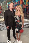 金·佐尔恰克 (Kim Zolciak) 的前男友克罗伊·比尔曼 (Kroy Biermann) 斥责她的消费习惯，试图迫使其出售乔治亚州的豪宅