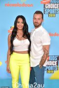 DWTS 职业选手 Artem Chigvintsev 将妻子 Nikki Garcia 从他的 Instagram 个人资料中删除……在他因家庭暴力被捕一周多后