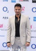 彼得·安德烈 (Peter Andre) 分享了一段温馨的视频，内容是他的父母在谈论母亲的健康状况后庆祝他们的 69 周年结婚纪念日