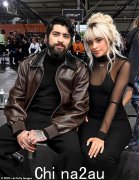 Zayn Malik 与 Camila Cabello 和 Paris Jackson 一起闲逛，继续在纽约时装周 Off-White 秀场上成为众人瞩目的焦点