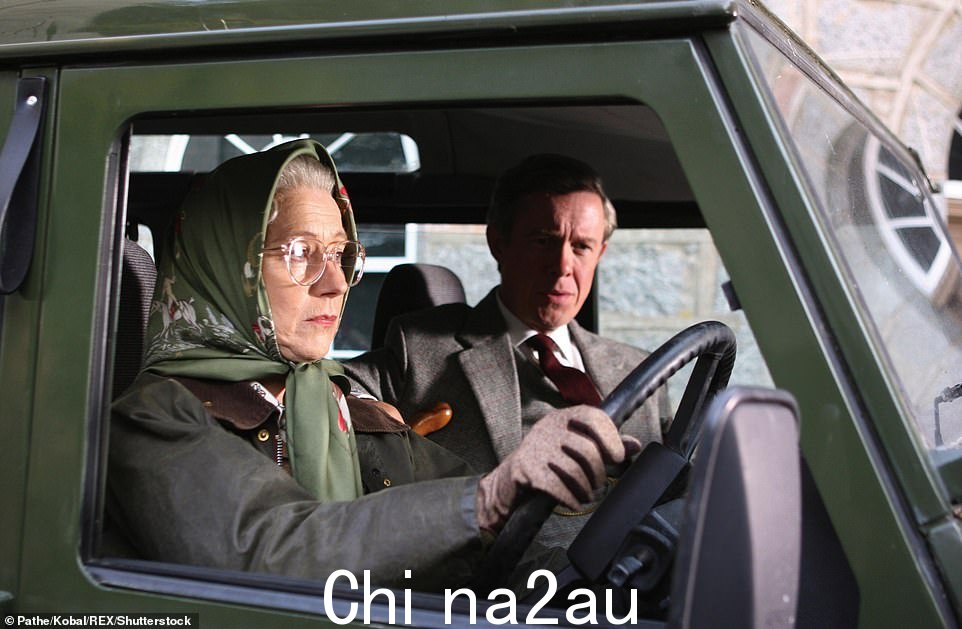 多年来，女王因其路虎冒险而闻名，2006 年由海伦·米伦 (Helen Mirren) 主演的电影《女王》(The Queen) 中出现了她在巴尔莫勒尔 (Balmoral) 驾车行驶的场景。戴安娜王妃之死