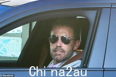 本·阿弗莱克 (Ben Affleck) 自从前任詹妮弗·洛佩兹 (Jennifer Lopez) 被拍到与好友马特·达蒙 (Matt Damon) 牵手后首次亮相，当时他正在洛杉矶享受骑行时光