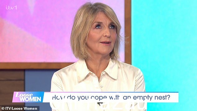 Kaye Adams 在周四的《Loose Women》节目中强忍泪水，因为她们的空巢辩论发生了情感转变