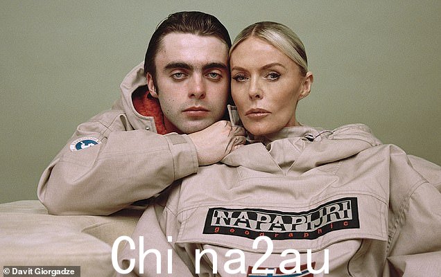 Lennon Gallagher 和 Patsy Kensit 是 Napapijri 伦敦时装周全新广告活动的代言人 - 前者看起来与著名父亲一模一样