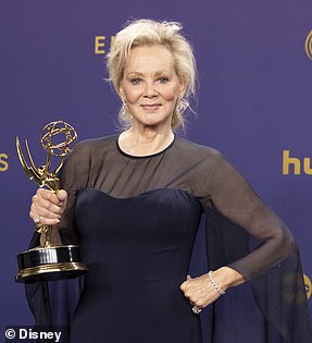 Jean Smart 荣获 Hacks 喜剧系列最佳女主角