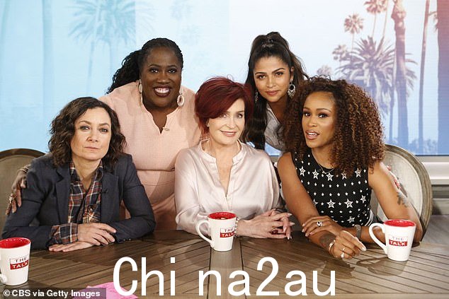 2020 年，Eve（最右边）因共同主持 CBS 的《The Talk》而获得日间艾美奖提名以及 Sharon Osbourne、Sheryl Underwood 和 Carrie Ann Inaba