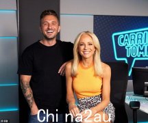 汤米·利特尔 (Tommy Little) 在电视露面后因与凯莉·比克莫尔 (Carrie Bickmore) 的恋情传闻而被取笑