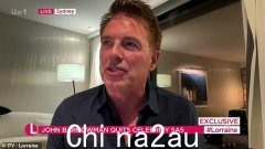 约翰·巴罗曼 (John Barrowman) 坚称，他在几分钟内退出 Celebrity SAS 后并不后悔，并透露了在第四频道片场与节目老板的争斗