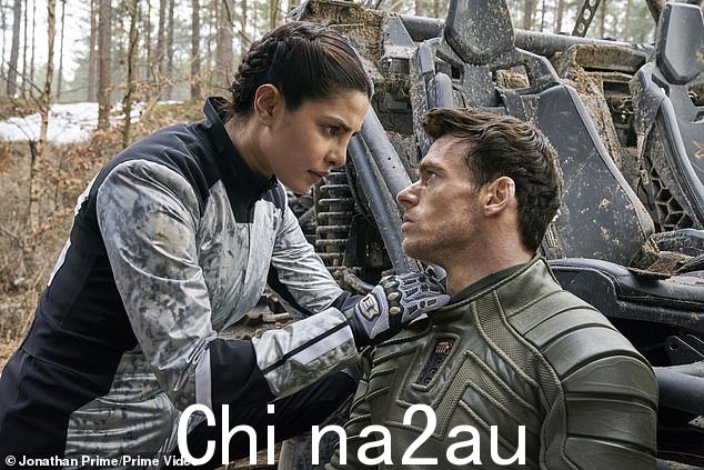 Priyanka 饰演 Nadia，联合主演 Richard Madden 饰演 Mason Kane