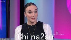 阿曼达·阿宾顿 (Amanda Abbington) 透露，她在自己家里与其他参赛者举行了严格峰会，他们“都哭了”——她说她正在考虑对 BBC 采取进一步行动