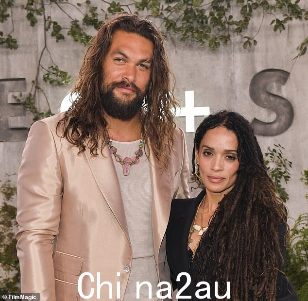 Jason 曾与 56 岁的女演员 Lisa Bonet 结婚