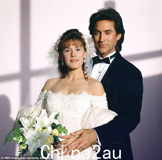 Drake Hogestyn 饰演 John Black，Staci Greason 饰演伊莎贝拉·托斯卡诺·布莱克 (Isabella Toscano Black)，在热播剧《我们的日子》中