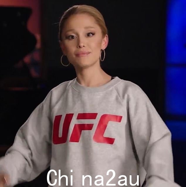 粉丝们对 Ariana Grande 在 SNL 上奇怪的 UFC 308 宣传片感到既好笑又困惑