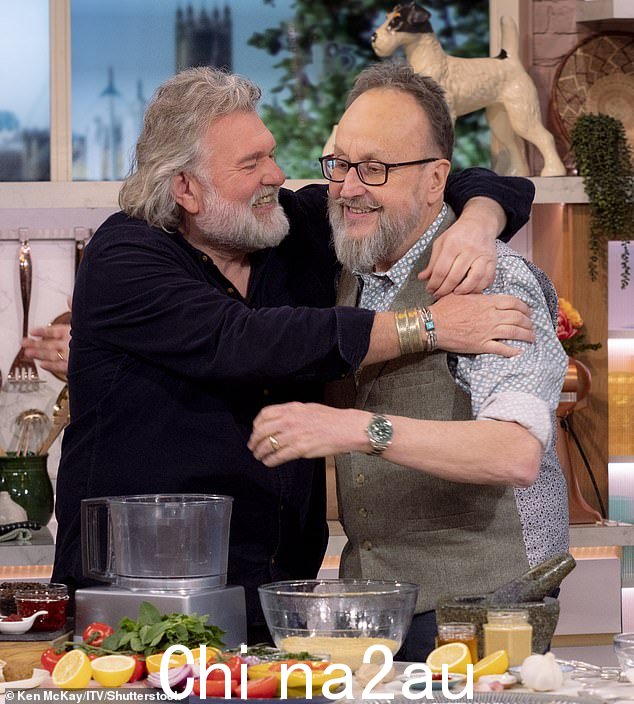 Dave，最著名的是 Hairy Bikers 的另一半，于 2 月去世，享年 66 岁，在与癌症的长期斗争后，Si 陪伴在他身边