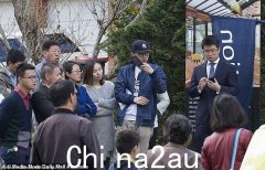 一群富有的海外买家从澳大利亚人手中抢夺房屋