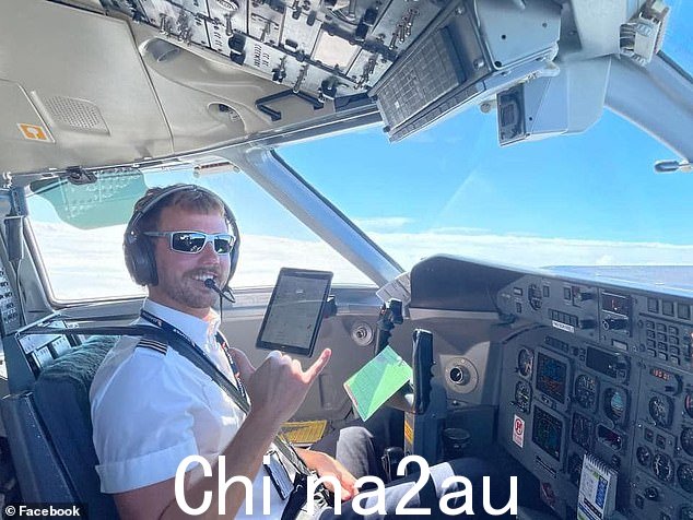 在 QantasLink 飞行员 Harry Allchin（如图）“突然且意外”死亡后，人们向他致敬