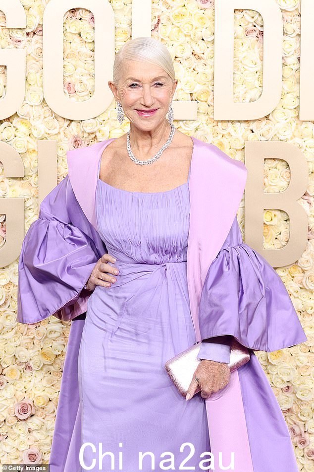 79 岁的海伦·米伦 (Helen Mirren) 表示，在新研究表明 65 岁以上的人中有三分之一受到年龄歧视后，对年龄的歧视“需要改变”（如图所示） 