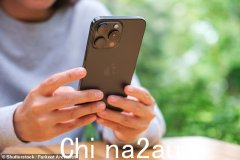 您的 iPhone 正在通过三种设置秘密跟踪您 - 以下是关闭它们的方法