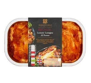 不可抗拒的奢华 Lasagne Al Forno 批次，以 700 克包装出售，保质期为 2024 年 11 月 17 日，受到召回的影响