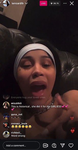 Cardi B 在 Instagram 直播中对特朗普支持者大喊大叫