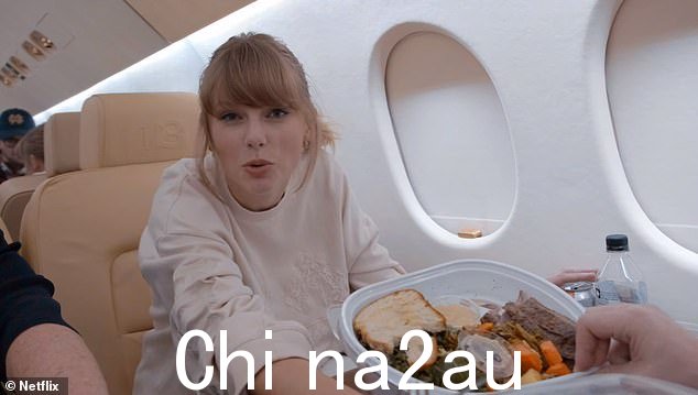 泰勒·斯威夫特 (Taylor Swift) 在纪录片《美国小姐》中在她的私人飞机上使用了她到 2023 年，喷气式飞机的平均飞行距离仅为 140 英里（225 公里）